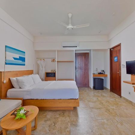 Summer Island Maldives Resort Reethi Rah Esterno foto